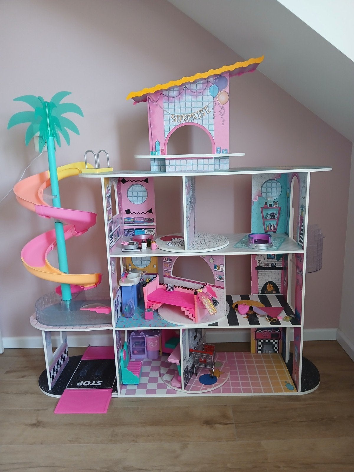 L.O.L. Surprise! Glamper Poppenhuis met glijbaan, Ophalen, Zo goed als nieuw, Poppenhuis
