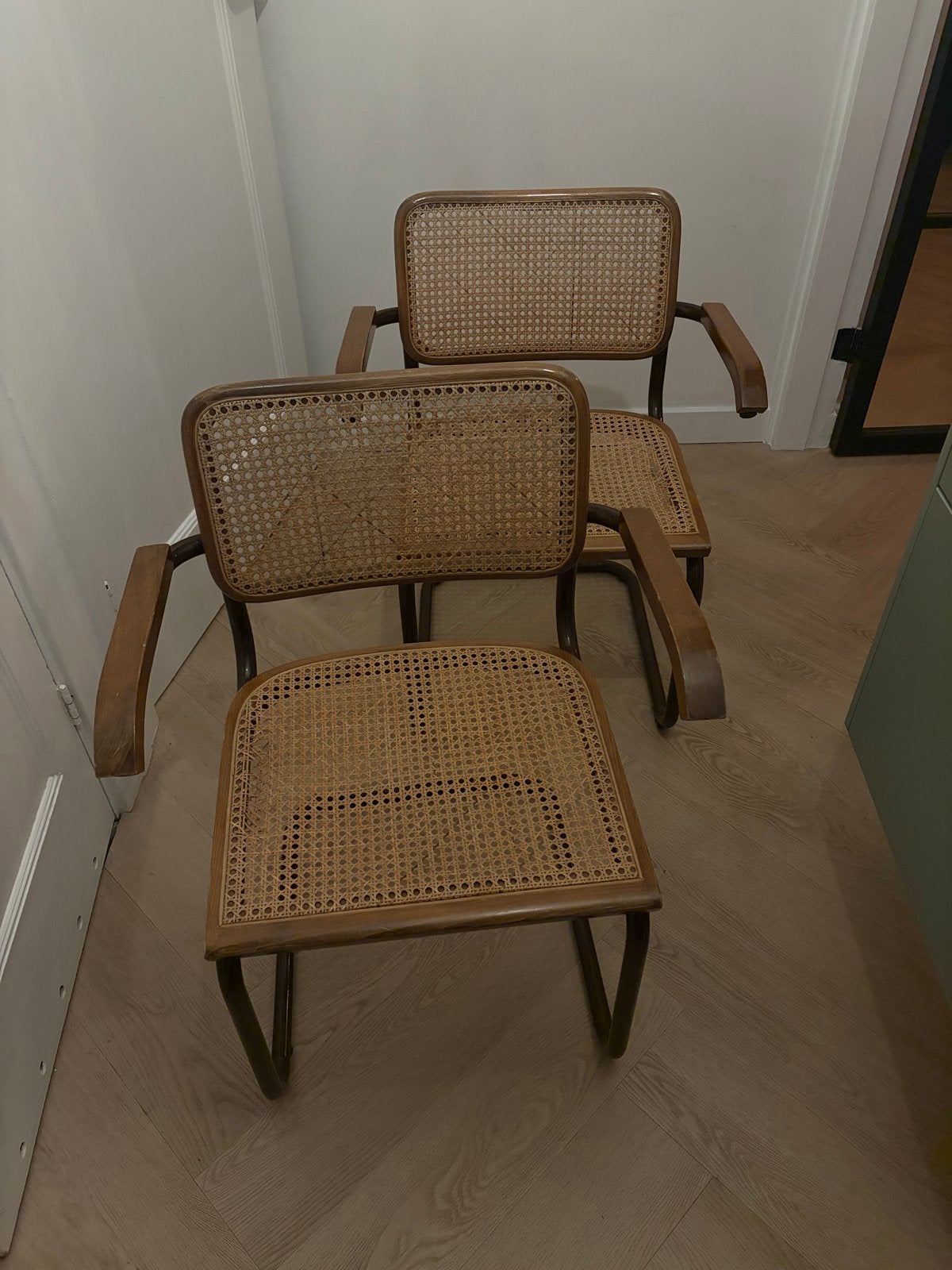 Twee webbing stoelen met armleuningen, Gebruikt, Twee, Bruin, Ophalen of Verzenden