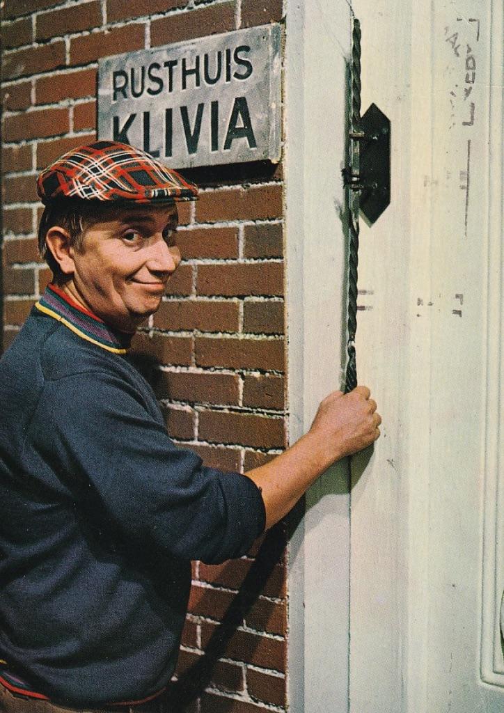 721S TV-programma Ja Zuster, Nee Zuster, Rusthuis KLIVIA, Ophalen of Verzenden, 1960 tot 1980, Ongelopen, Cultuur en Media