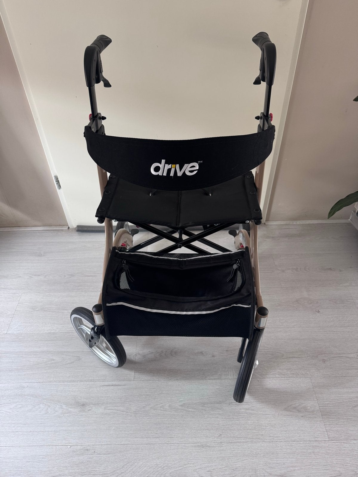 Rollator nitro, Diversen, Ophalen, Lichtgewicht, Zo goed als nieuw