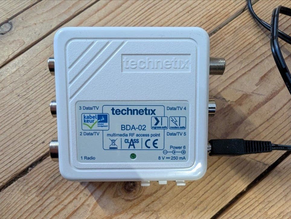 Ziggo kabeltelevisie-versterker Technetix (coax), Ophalen of Verzenden, Nieuw, Minder dan 2 meter, Overige kabels
