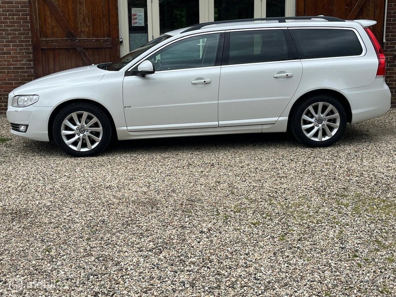 Volvo V70 2.0 T4 Automaat 190pk. Trekhaak Dealeronderhouden, Auto's, Volvo, Gebruikt, Euro 6, 1969 cc, Wit