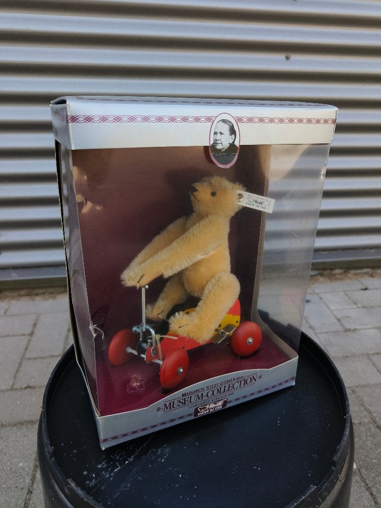 Steiff Ur-Teddy 1926 Replica op Roller 400919, Ophalen of Verzenden, Zo goed als nieuw, Stoffen beer, Steiff