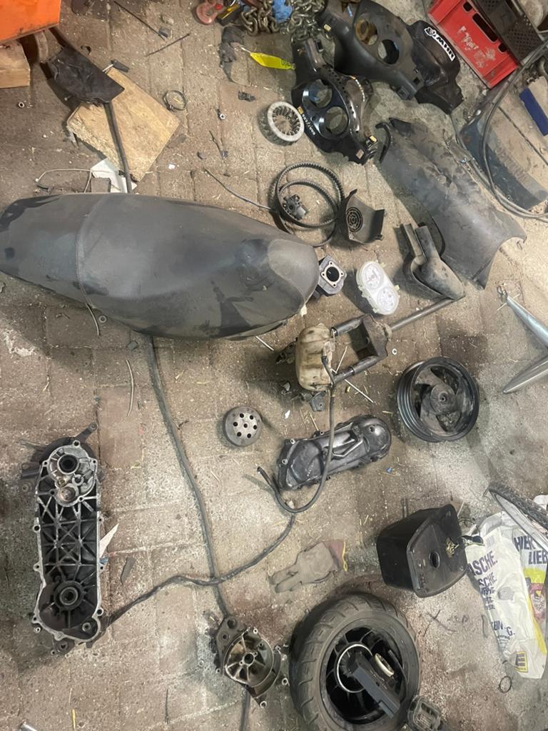 Diverse peugeot,tomos,piaggio onderdelen, Ophalen of Verzenden, Gebruikt, Overige typen, Peugeot