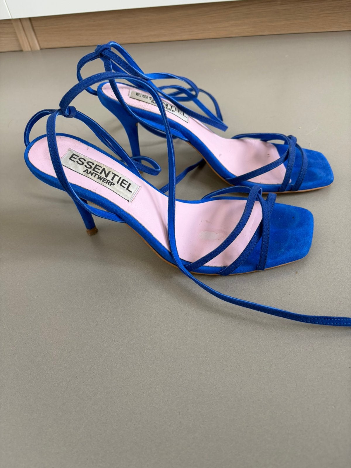 Hakken Essentiel Antwerp 38, Ophalen of Verzenden, Zo goed als nieuw, Schoenen met hoge hakken