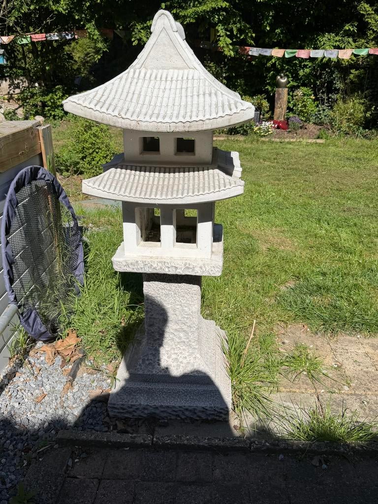 Oosterse tuinbeelden: Pagode en waterornament, Tuin en Terras, Tuinbeelden, Ophalen of Verzenden, Gebruikt, Steen, Overige typen