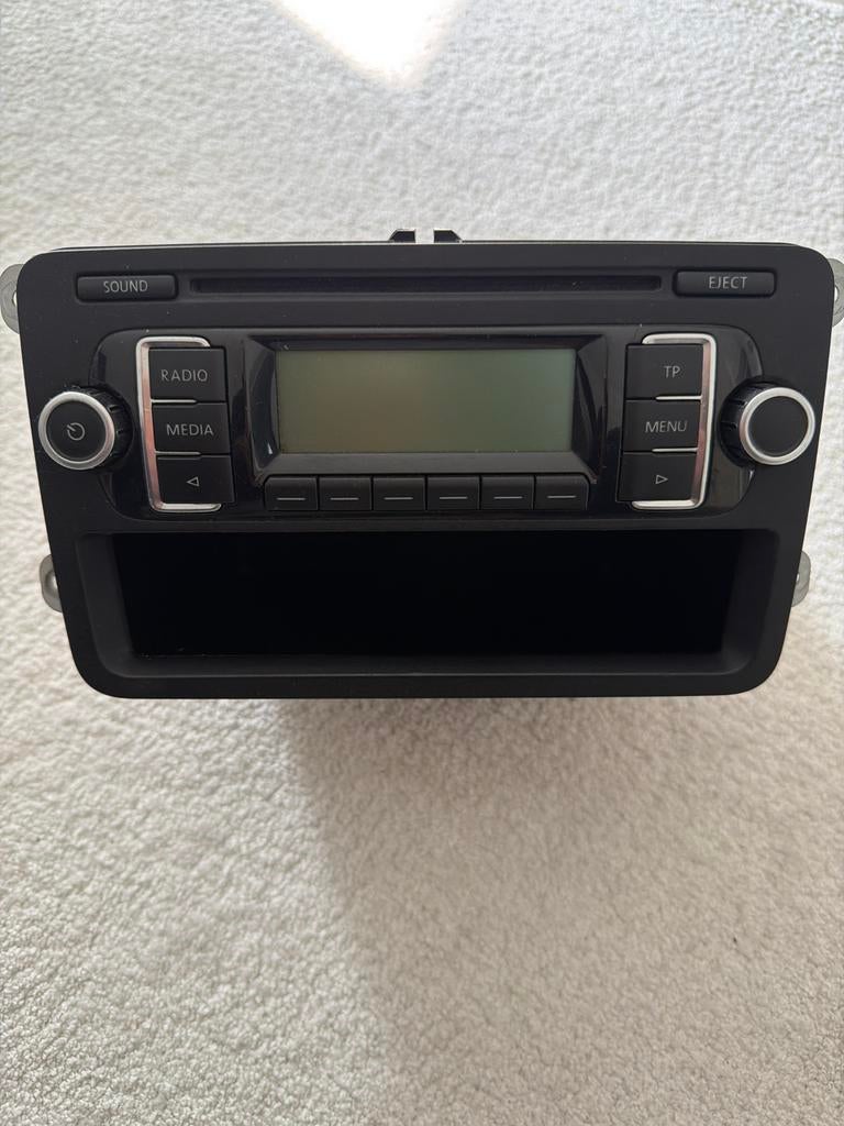 Volkswagen Polo Radio RCD 210 met opbergvak, Auto diversen, Ophalen of Verzenden, Gebruikt