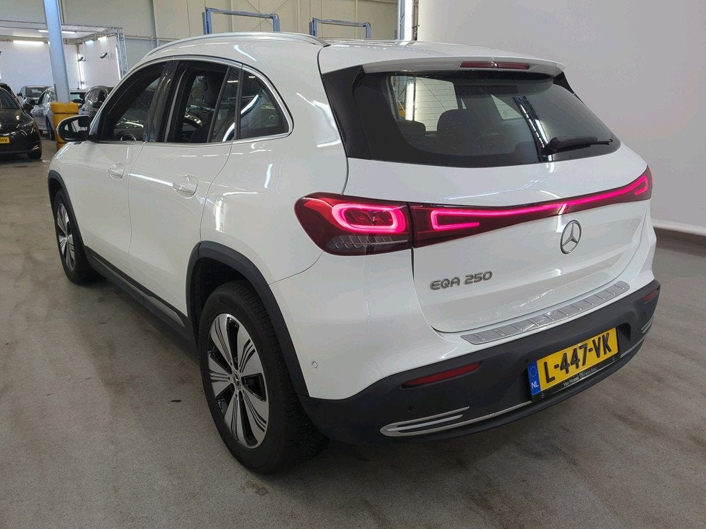 Mercedes-Benz EQA 250 67 kWh 190pk Business Solution Luxury, Auto's, Mercedes-Benz, 1940 kg, Gebruikt, 190 pk, 24 maanden