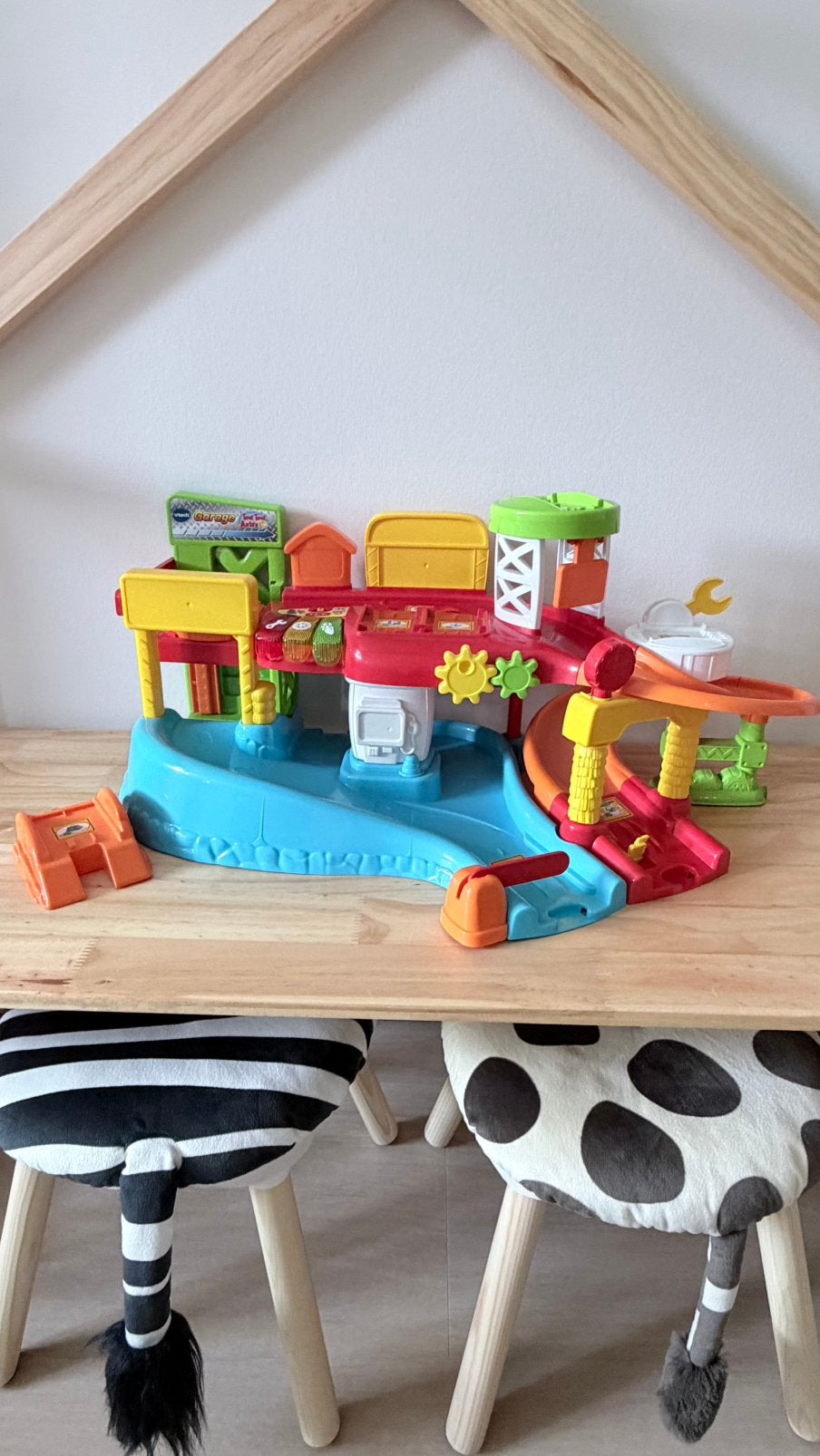 V-tech autogarage, Kinderen en Baby's, Ophalen, Zo goed als nieuw, 6 maanden tot 2 jaar