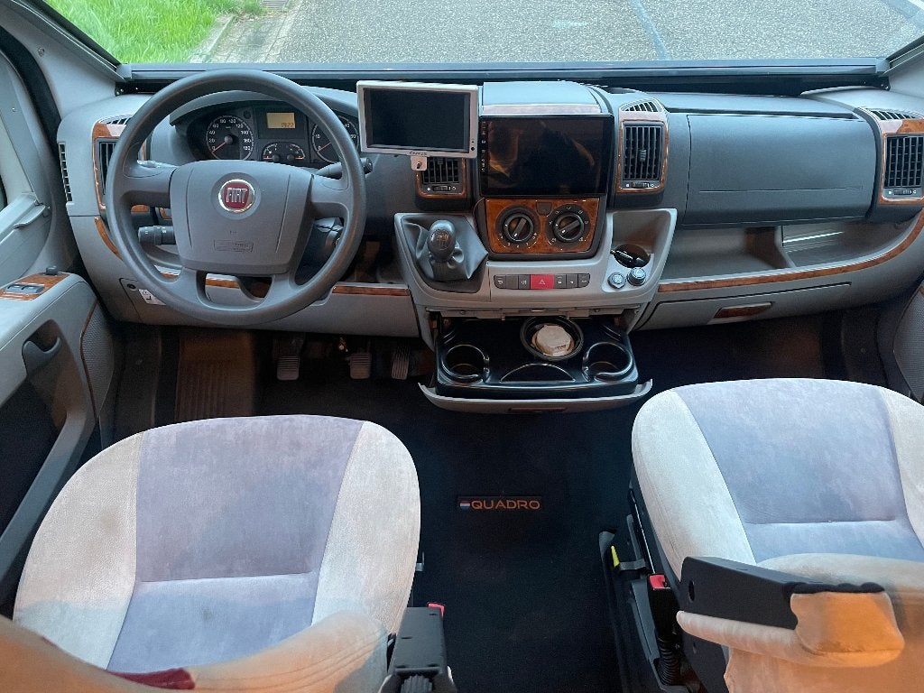 Foto 6 van Fiat Ducato Camper - Buerstner BUT 674 2.3 D 2008 Grijs