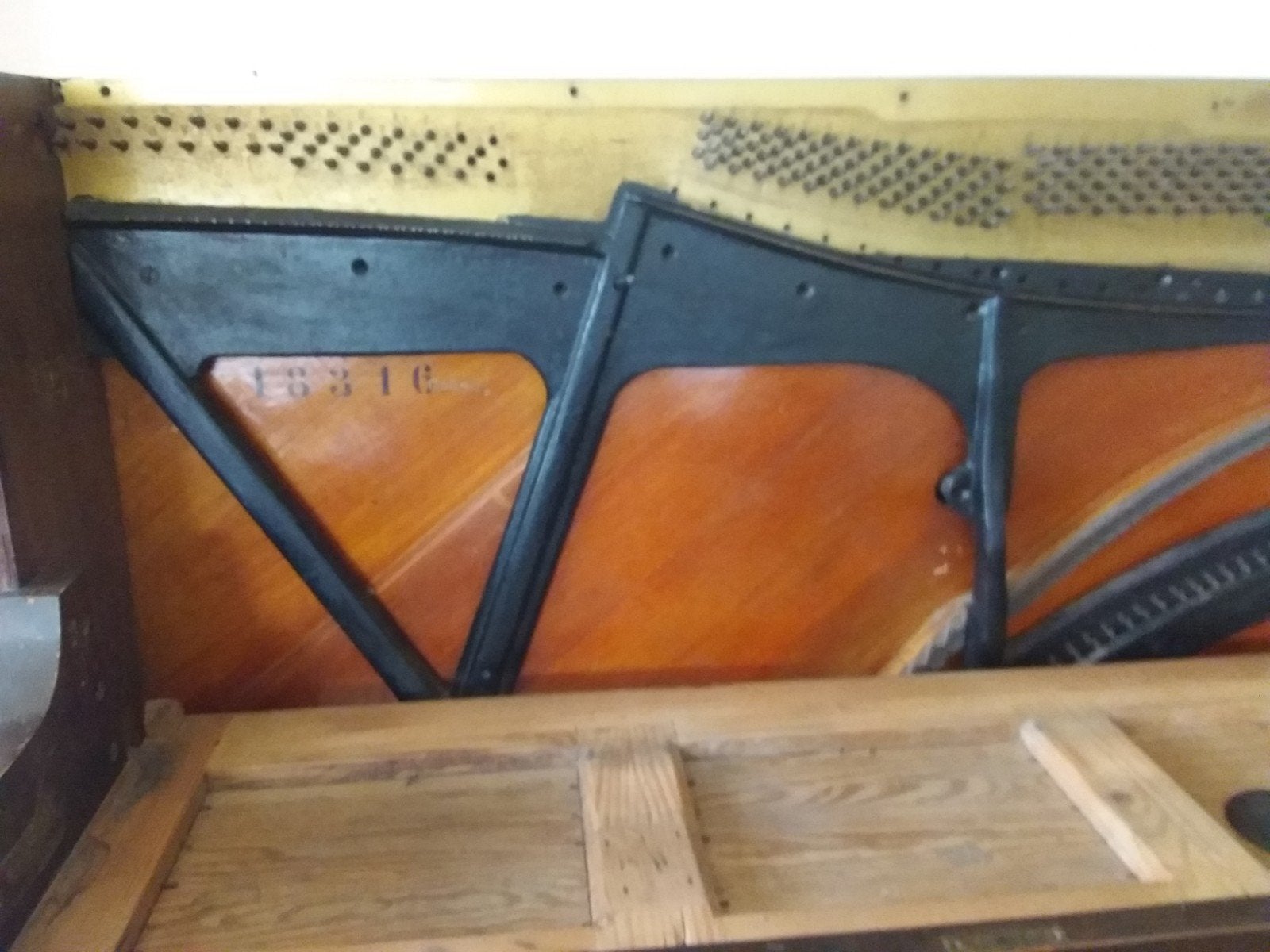 Kast oude piano, Ophalen