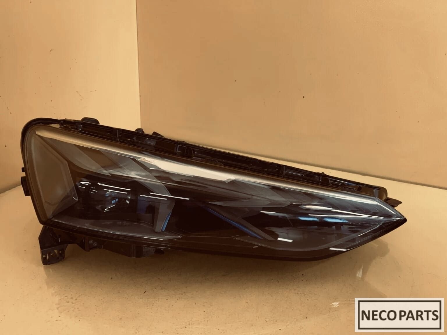 Koplamp rechts ORIGINEEL AUDI E-TRON LASER 4J3941086 2021-, Gebruikt, -, -, -