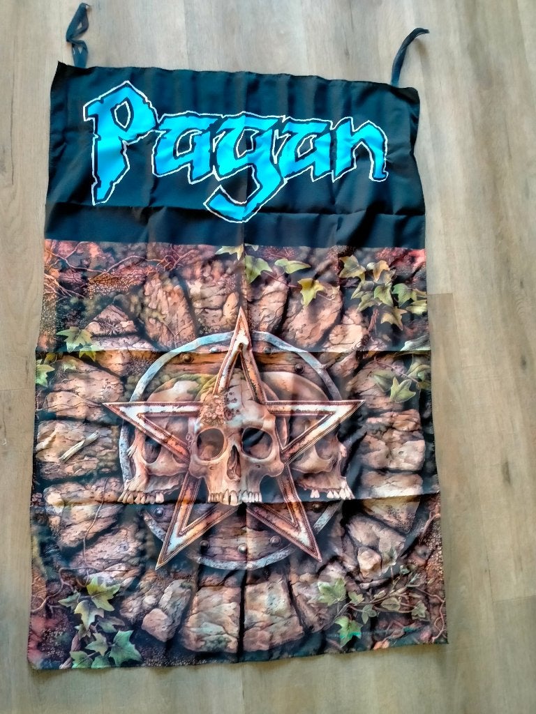 Pagan band muziek vintage gothic logo vlag RARE, Verzamelen, Muziek, Artiesten en Beroemdheden, Ophalen of Verzenden, Zo goed als nieuw