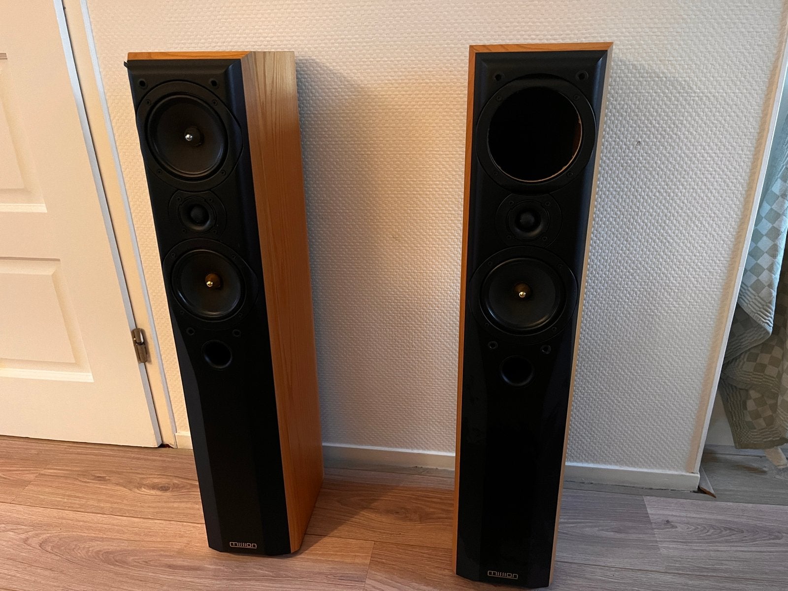 Mission 773 vloerstaande luidsprekers Defect, Ophalen, Zo goed als nieuw, 60 tot 120 watt, Overige merken