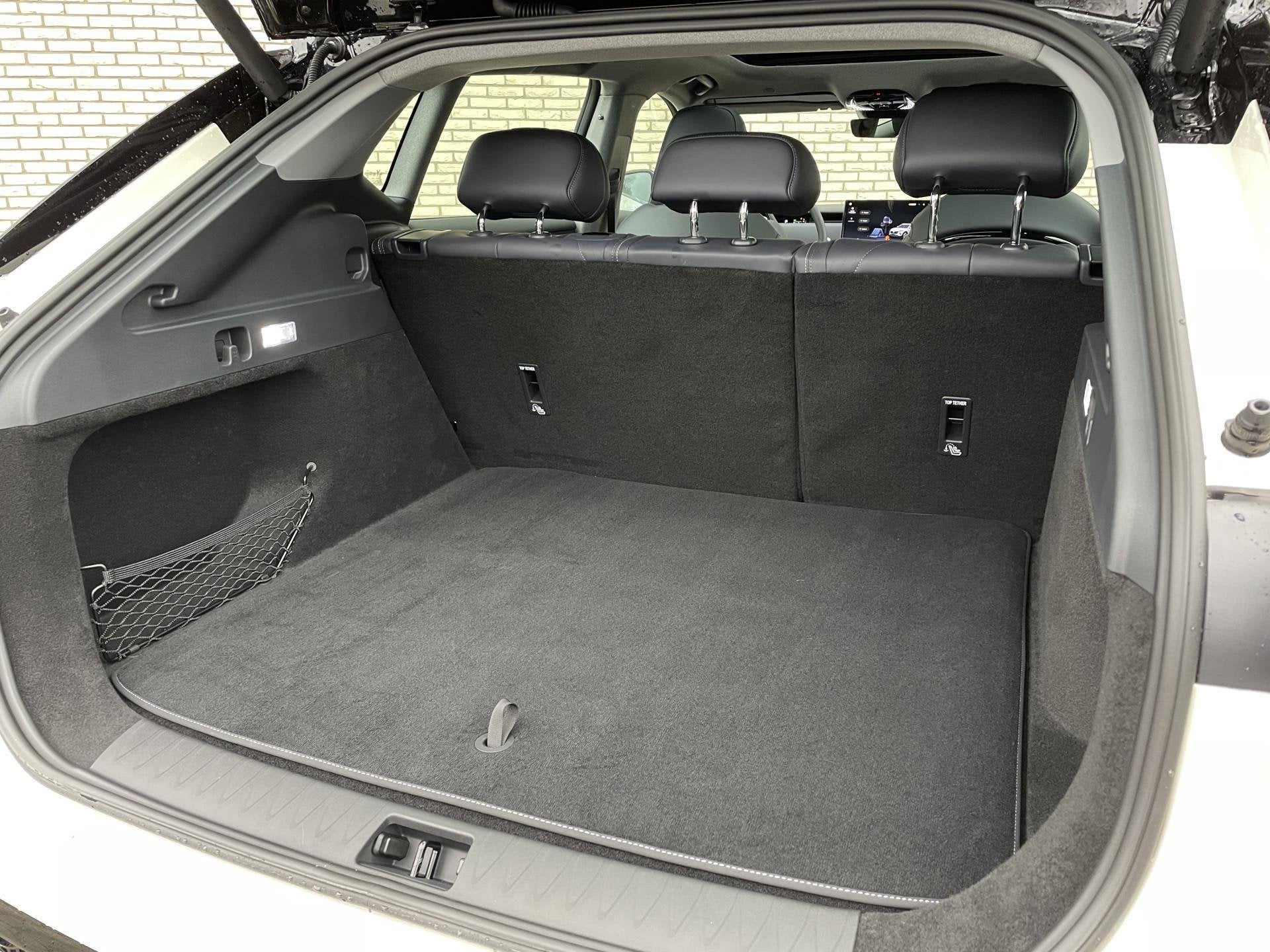 Voyah Courage Business Edition 80 kWh l Stoel verwarming/ven, 476 km, 80 kWh, Leder, 2143 kg