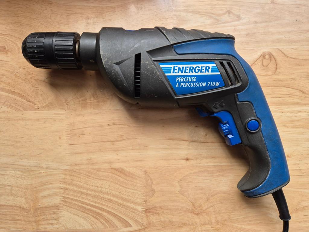 Energer Klopboormachine 710W - Krachtig en Betrouwbaar, Variabele snelheid, Ophalen, Boormachine, Gebruikt