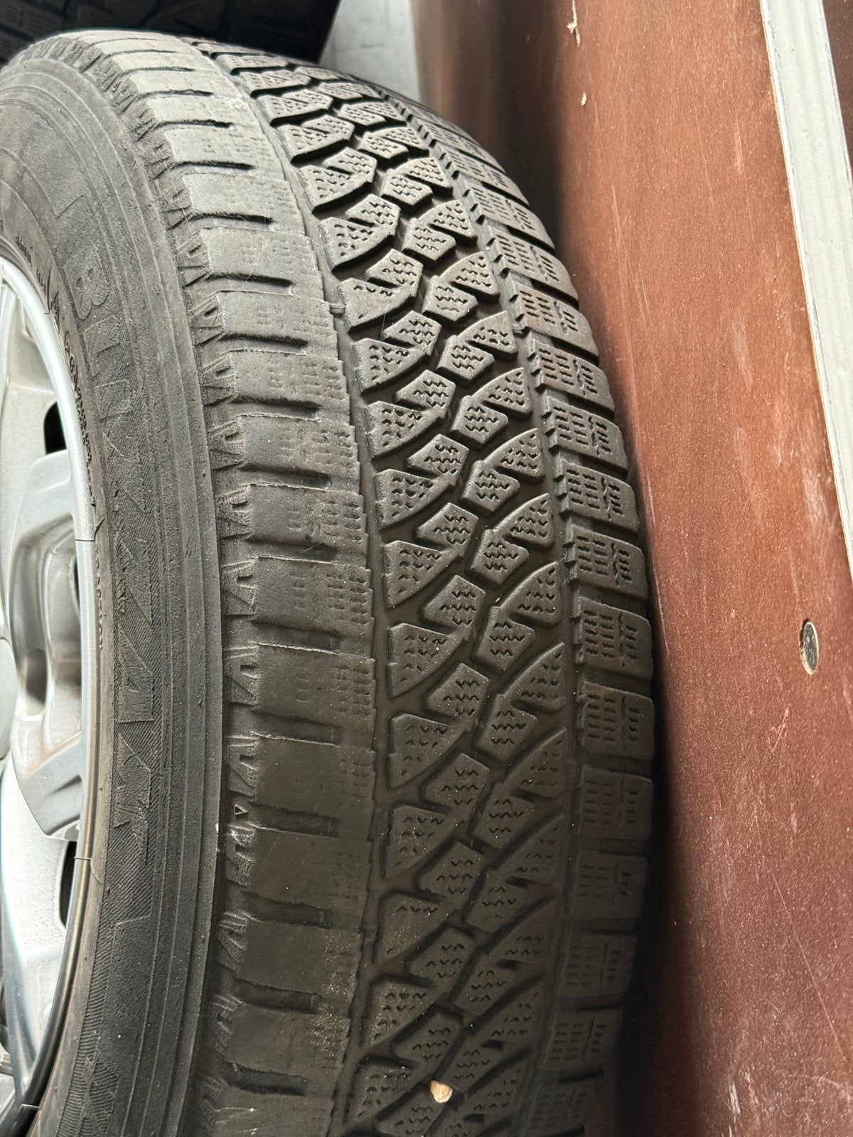 Mercedes Vito Winterbanden met velgen - 205/65R16 C, Ophalen, 16 inch, Banden en Velgen, Bestelwagen