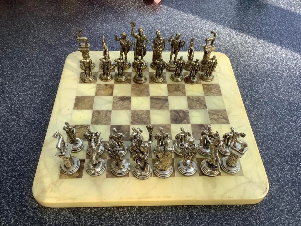 Uniek Schaakspel: Griekse Mythologie op Marmeren Bord, Een of twee spelers, Ophalen, Zo goed als nieuw