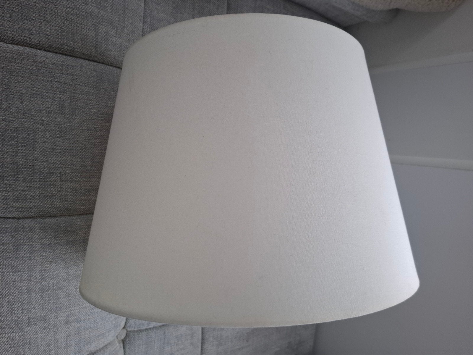 Grote Ikea lampenkap (recycle project) - waterschade, Ophalen, Gebruikt, Tafellamp, Beige
