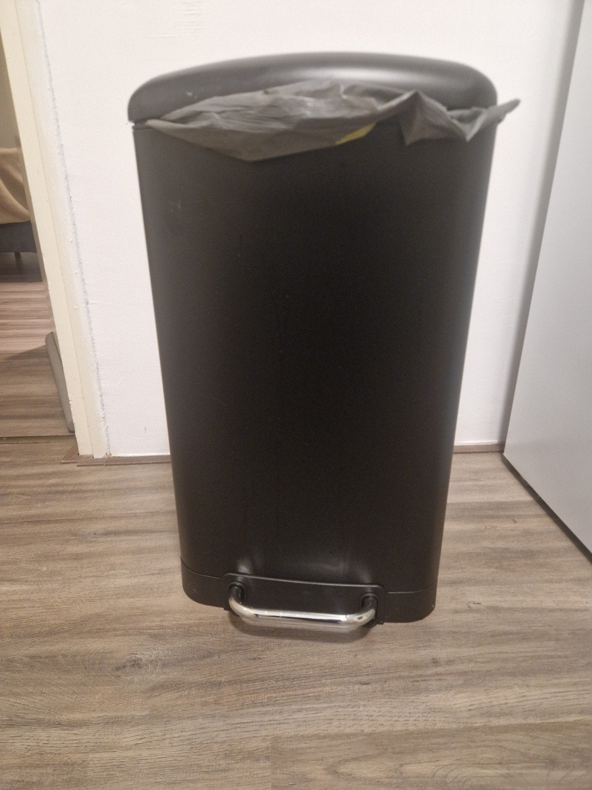 Zwarte prullenbak 30L met uitneembare binnenbak, Ophalen, Zwart, Zo goed als nieuw, Metaal