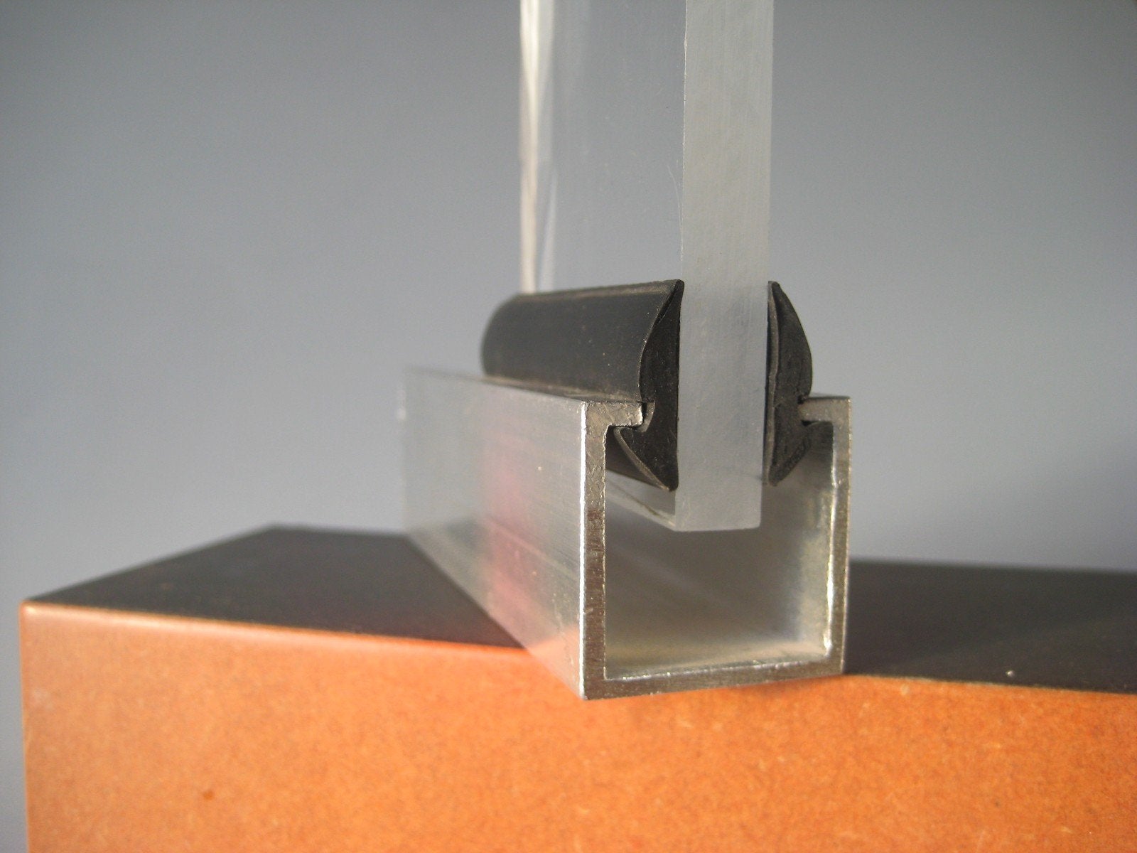 kegprofiel rubber beglazingsprofiel glas aluminium, Ophalen of Verzenden, Glasplaat, 160 cm of meer