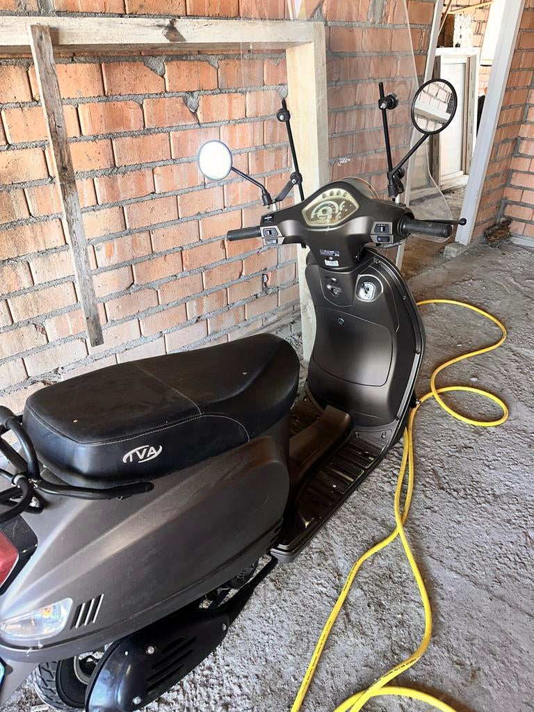 Nette IVA Scooter - Ideaal voor stadsritten, Fietsen en Brommers, Snorfietsen en Snorscooters, Overige merken, Gebruikt, Ophalen of Verzenden