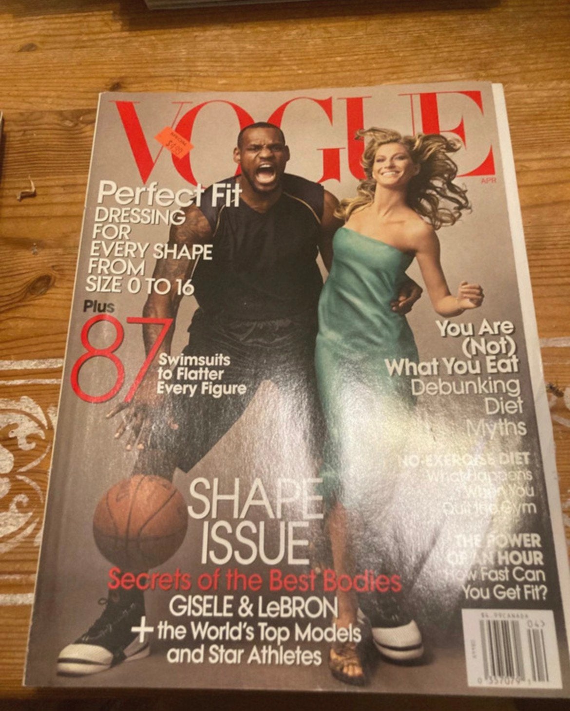 Vogue april 2008 met LeBron James en Gisele Bündchen, Ophalen of Verzenden, Gelezen, Muziek, Film of Tv