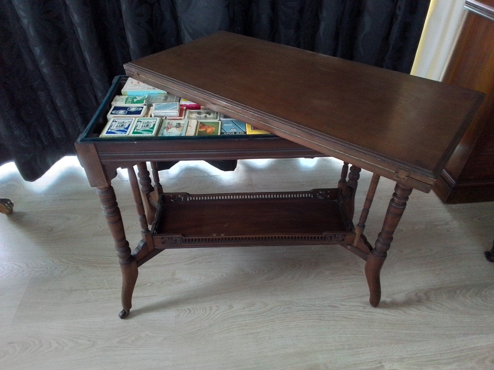 Antieke speeltafel met diverse speelkaarten, Ophalen of Verzenden
