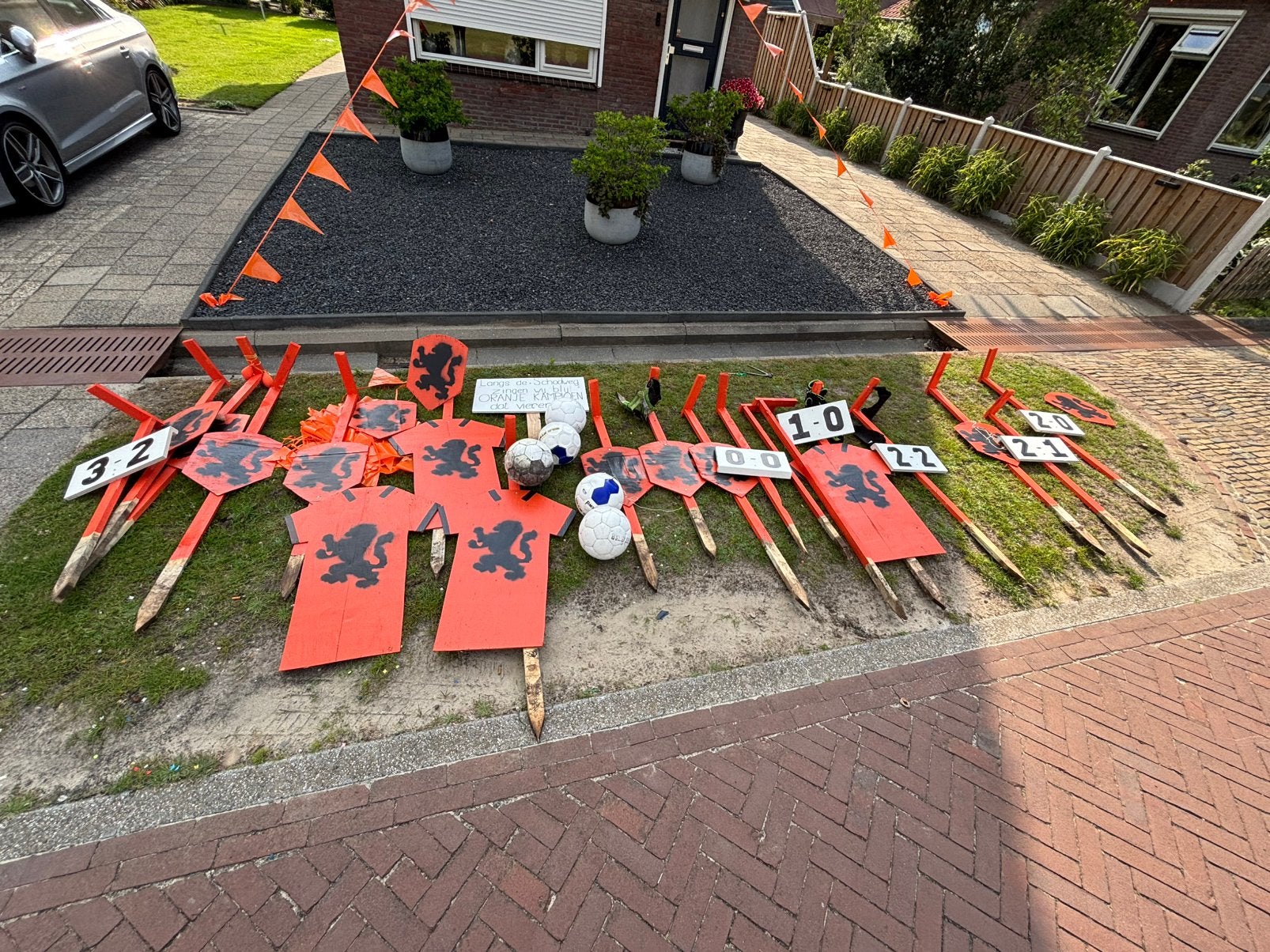 Oranjeversiering straatversiering, Ophalen, Gebruikt, Versiering, Oranje of Koningsdag