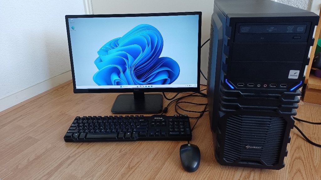 Computer met monitor, toetsenbord en muis, Ophalen, Gebruikt, Met monitor, HDD