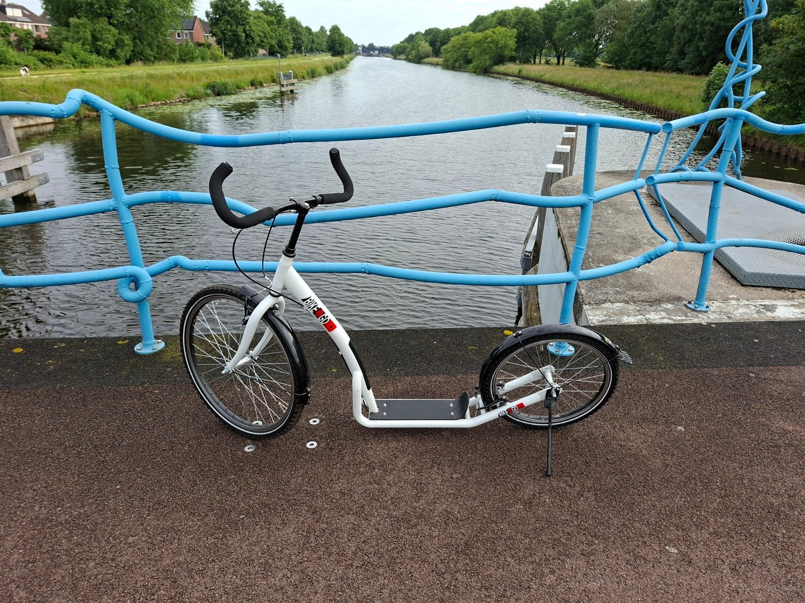 Witte Kickbike step - Zo goed als nieuw, Fietsen en Brommers, Steps, Ophalen, Zo goed als nieuw, Kickbike, Kickbike