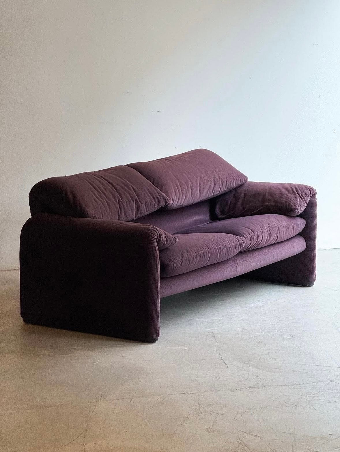 Cassina Maralunga door Vico Magistretti - 2-zitsbank, Gebruikt, 150 tot 200 cm, Tweepersoons, 75 tot 100 cm