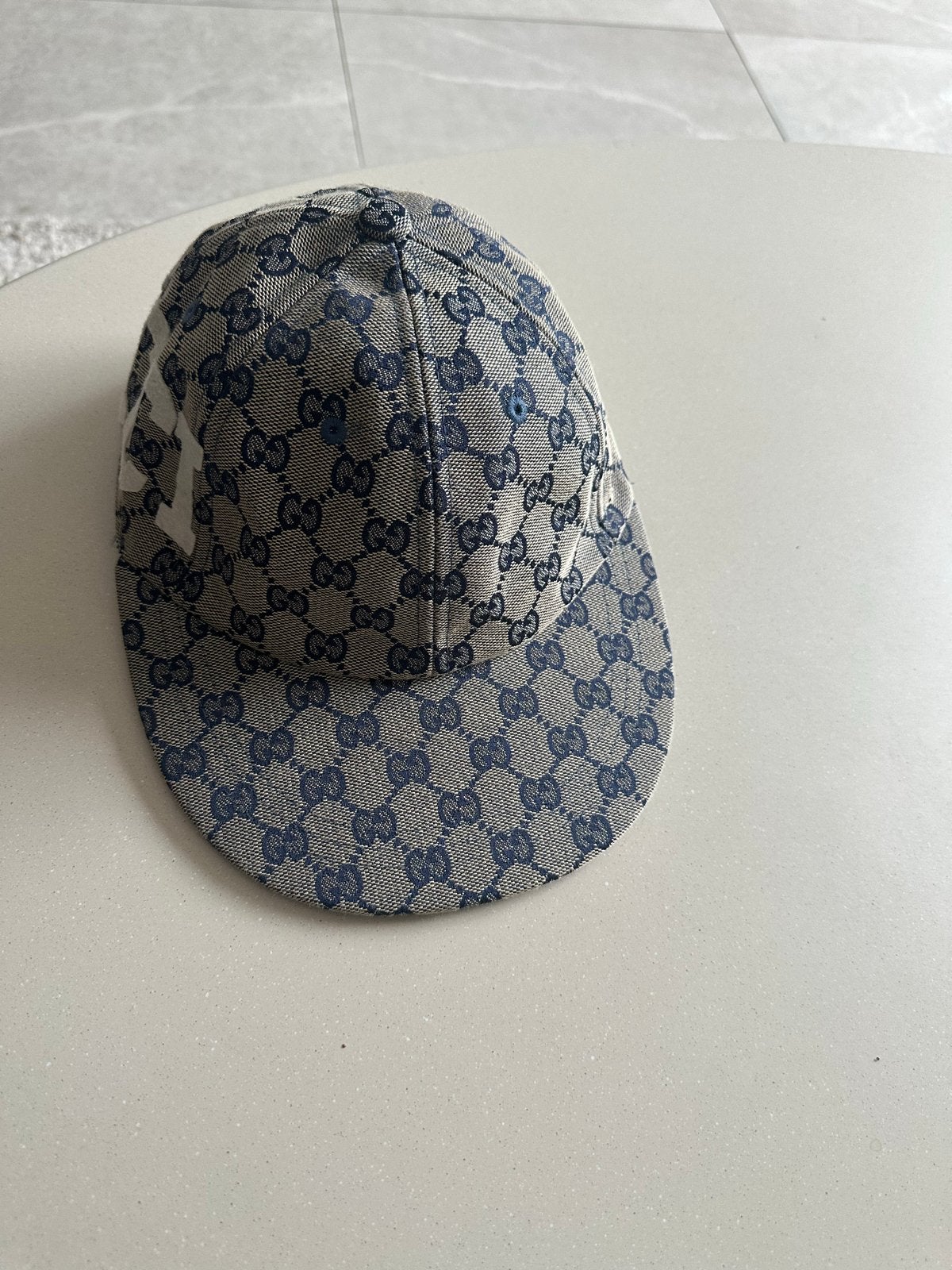 Gucci Pet met GG-patroon en groot logo, Ophalen of Verzenden, Gedragen, One size fits all, Pet