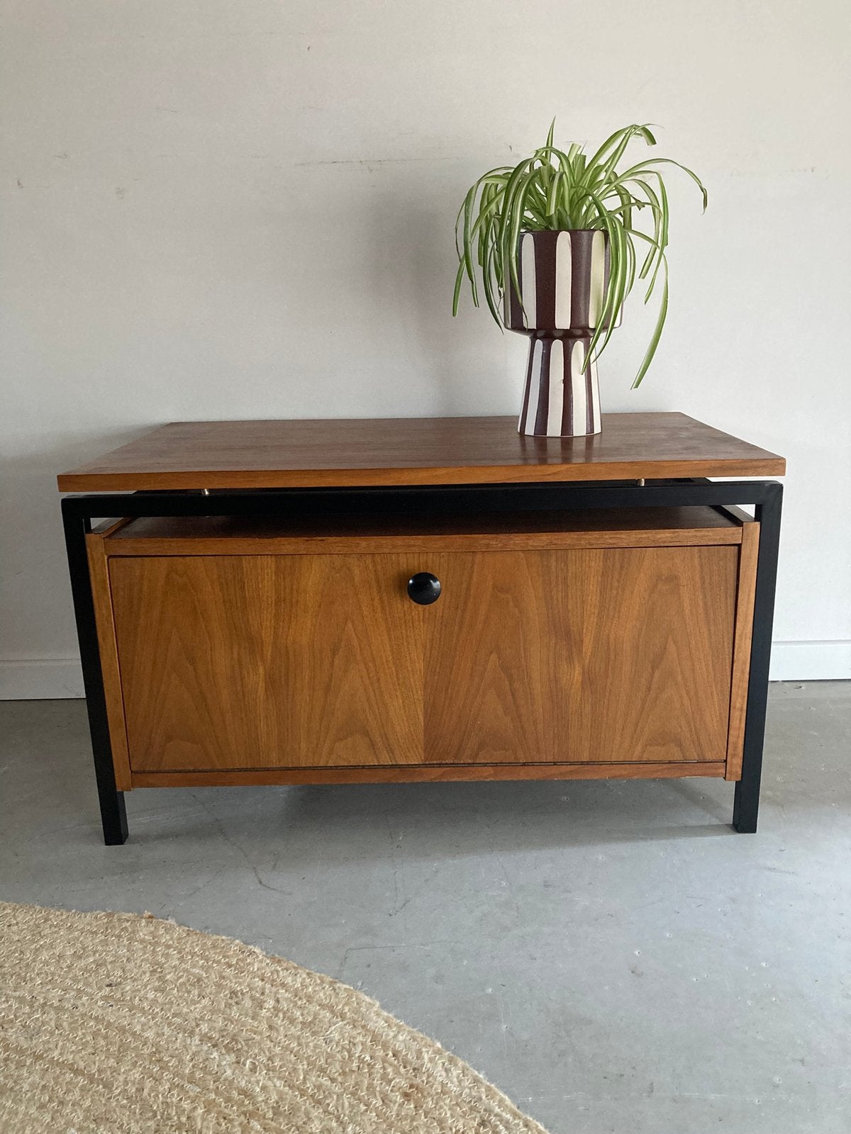 Midcentury vintage kastje met klep, Ophalen, Gebruikt, Teakhout, 1 of 2 laden