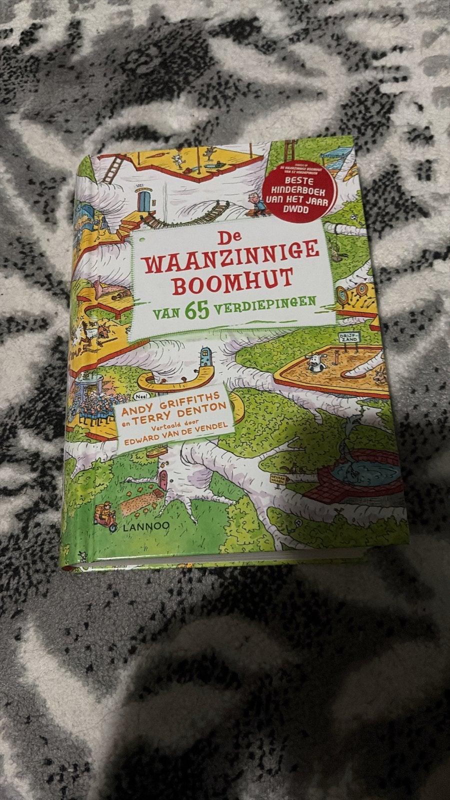 De waanzinnige boomhut van 65 verdiepingen, Boeken, Ophalen of Verzenden, Zo goed als nieuw, Fictie algemeen