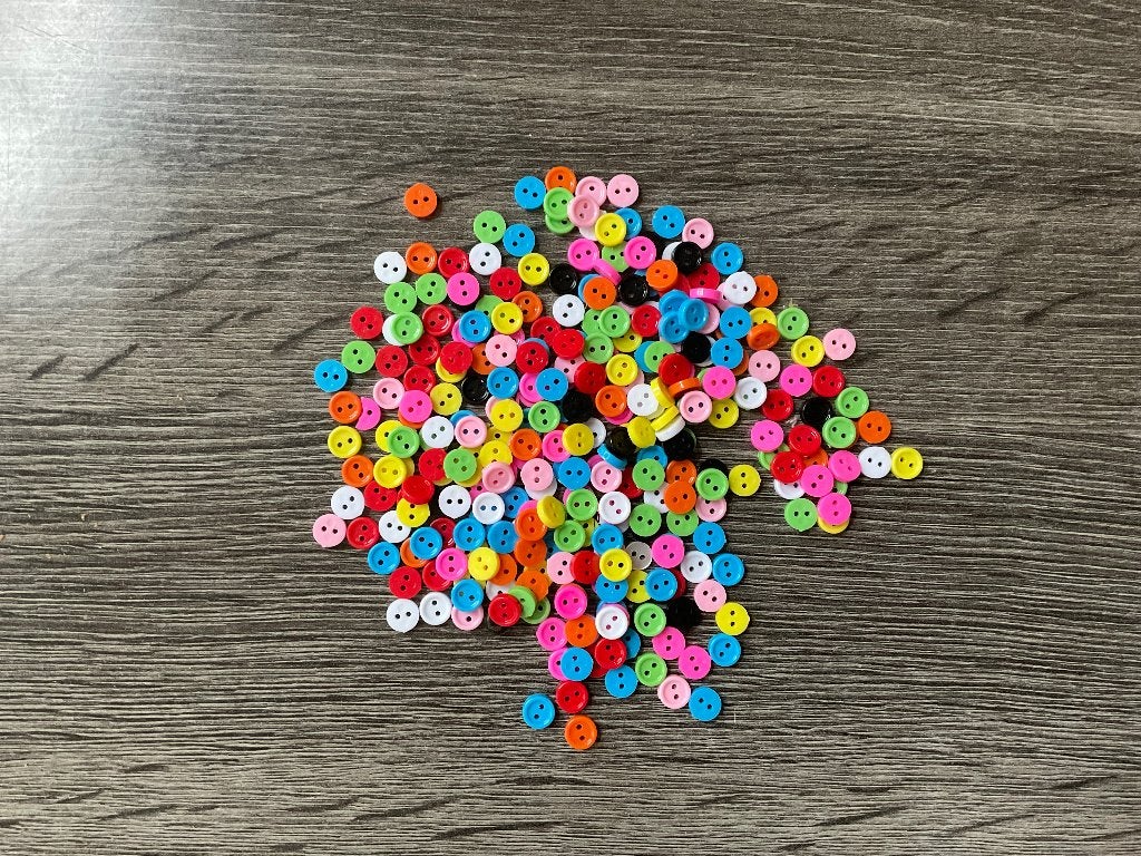 Aanbieding 100 mix knoopjes 6 mm nu € 3,00, Verzenden, Nieuw, Kant