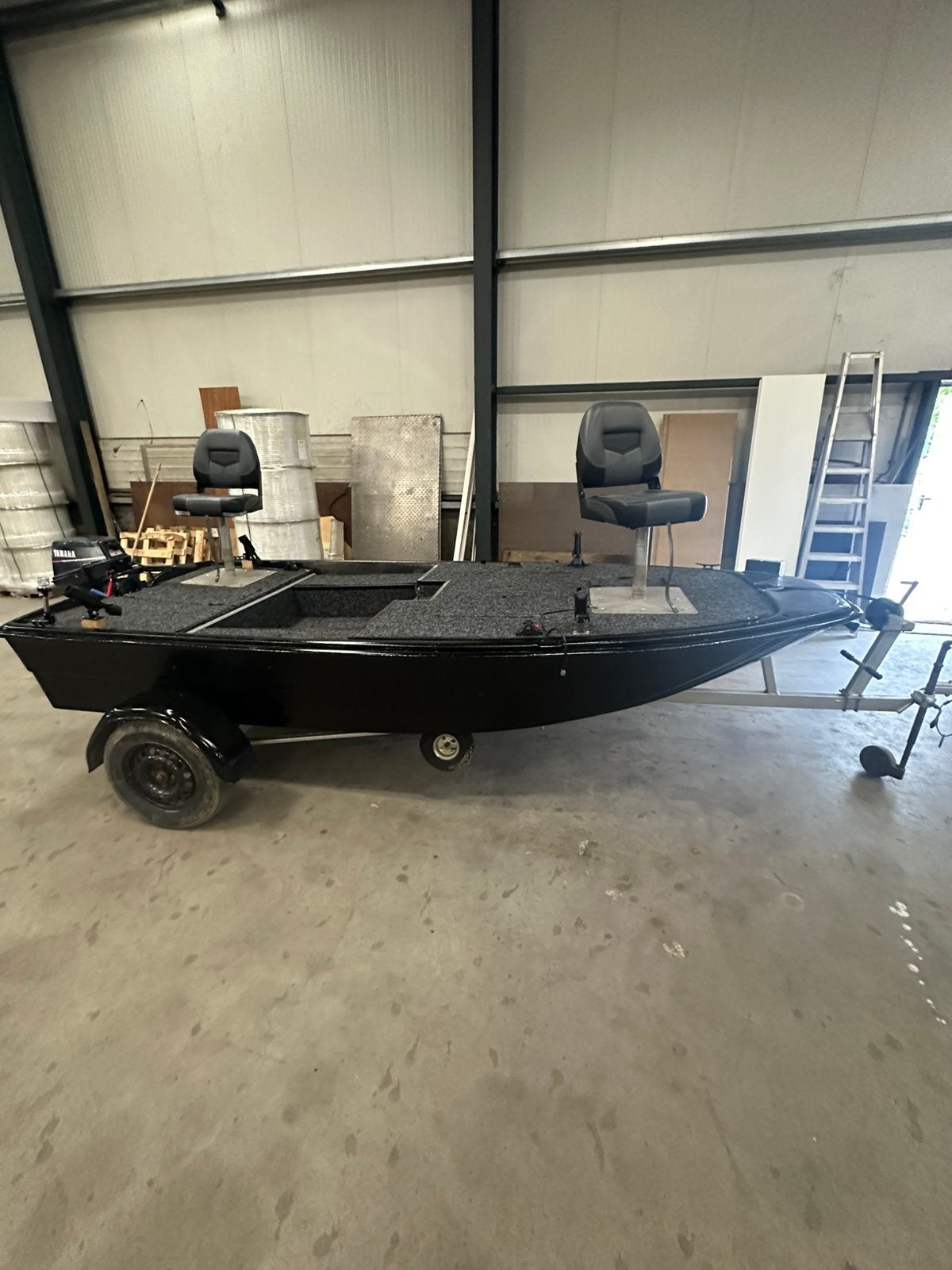 Vis boot inclusief trailer, Watersport en Boten, Ophalen, 10 tot 30 pk, Zo goed als nieuw, Buitenboordmotor