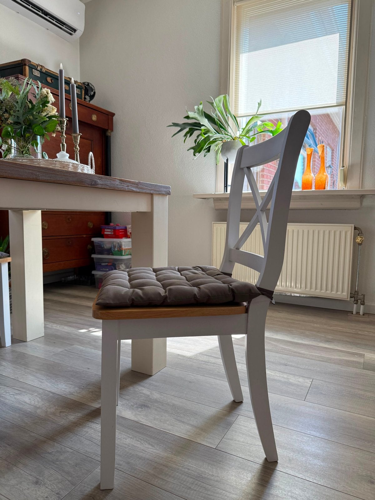 Set van 4 witte houten eetkamerstoelen met kussens, Huis en Inrichting, Stoelen, Ophalen, Wit, Zo goed als nieuw, Vier