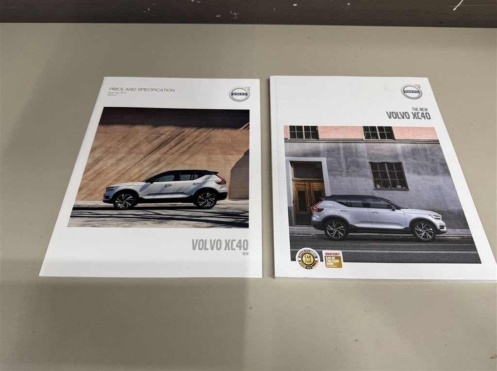 Volvo XC40 UK Sales Brochure & Pricing / Spec Brochure [2019, Boeken, Ophalen of Verzenden, Nieuw, Volvo
