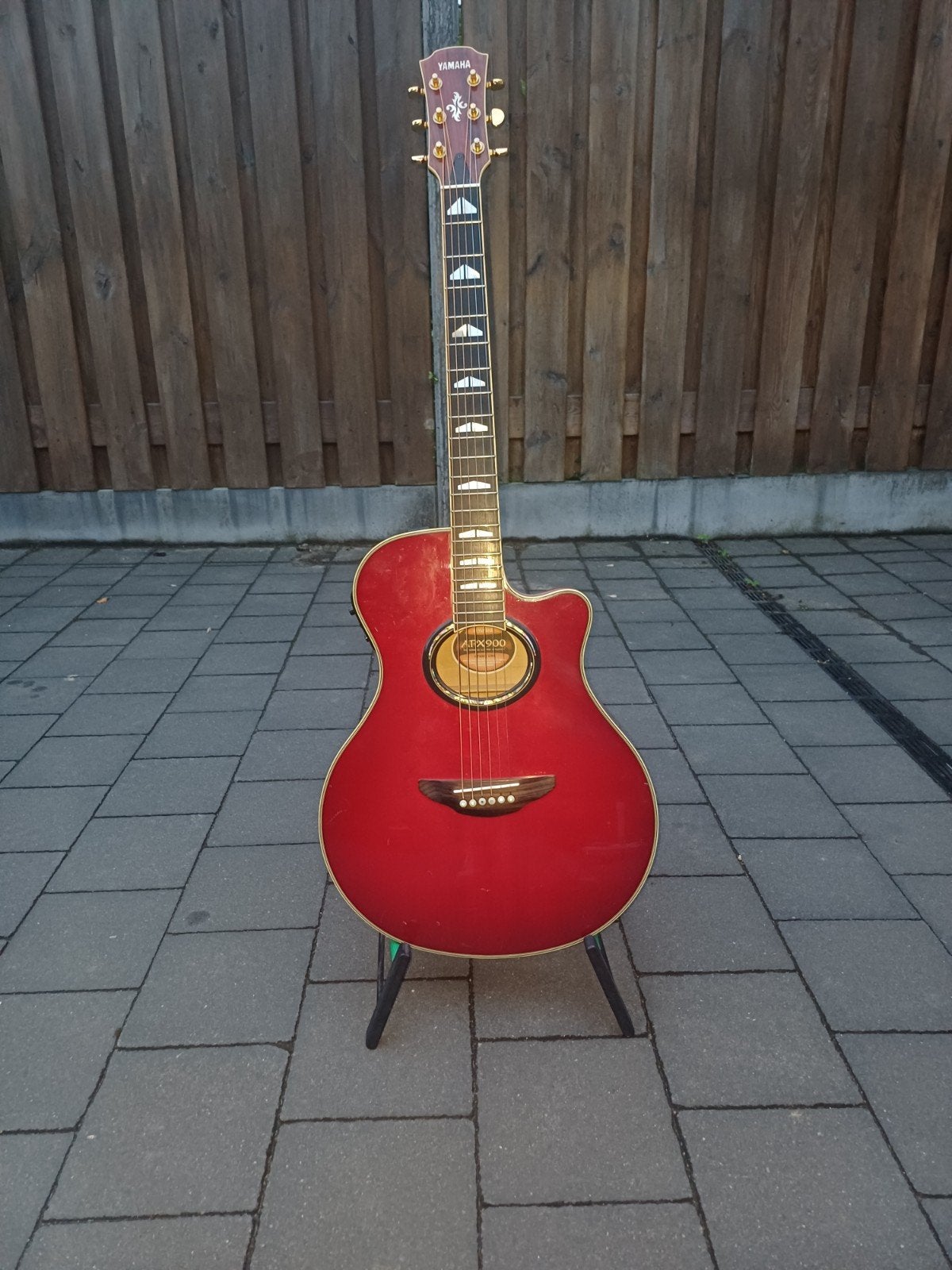 Yamaha APX900 met A.R.T. Pickups systeem made in Taiwan