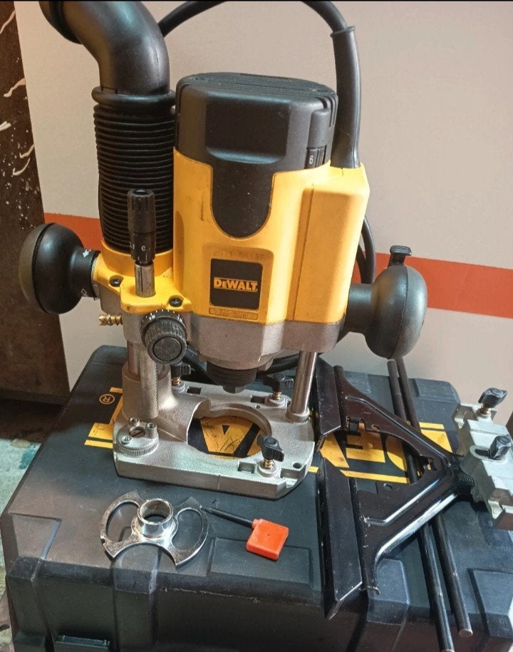 DeWalt bovenfrees DW621 1100watt, Gebruikt, Verzenden, DeWalt, Bovenfrees
