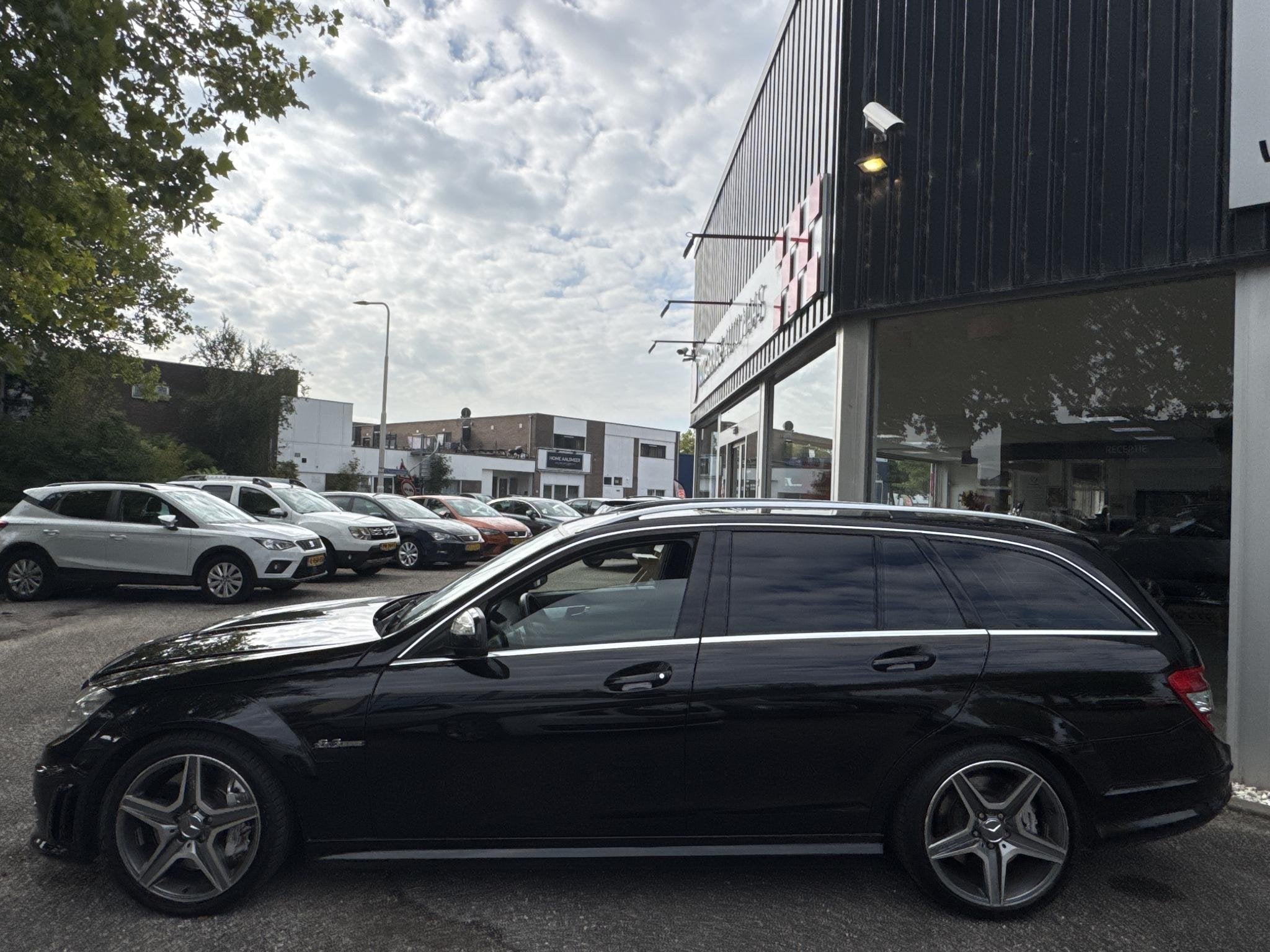 Mercedes-Benz C-klasse Estate AMG 63 / wordt in consignatie, Auto's, Automaat, Achterwielaandrijving, 8 cilinders, Leder en Stof
