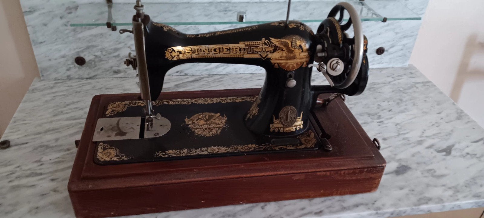 Antieke Singer Naaimachine met Houten Koffer, Antiek en Kunst, Antiek | Naaimachines, Ophalen of Verzenden