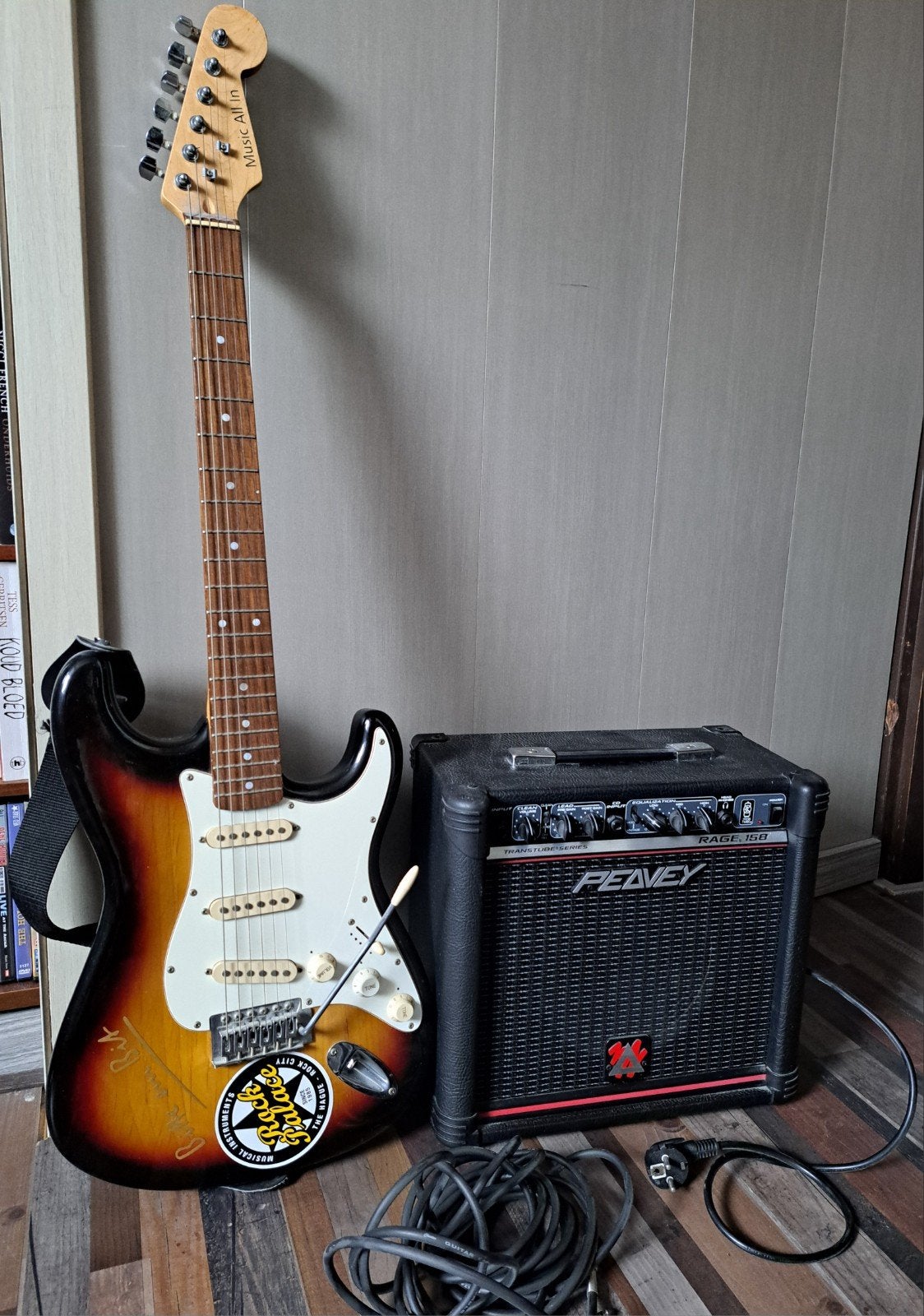 Elektrische gitaar met versterker - Music All In, Muziek en Instrumenten, Gebruikt, Met versterker, Solid body, Ophalen