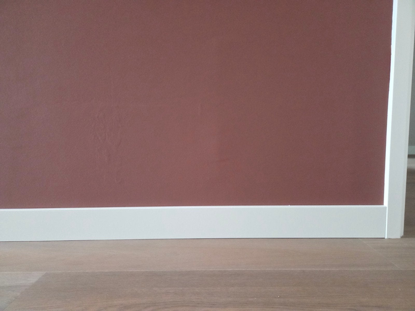 13x (31 m1) Afgelakte MDF plinten 12x90mm RAL 9010 – 240 cm, Ophalen, Nieuw, Mdf, 200 tot 250 cm