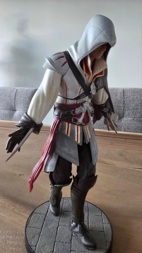Assassin's Creed Ezio white edition statue, Verzamelen, Ophalen of Verzenden, Gebruikt
