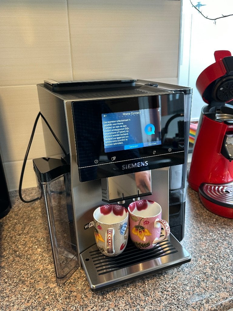Siemens Volautomatische espressomachine, EQ700 (bonen), Ophalen, Afneembaar waterreservoir, 10 kopjes of meer, Koffiemachine