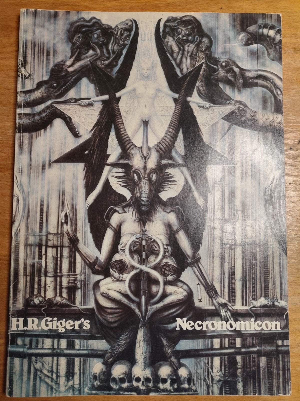 H.R. Giger's Necronomicon, Ophalen of Verzenden, Gelezen