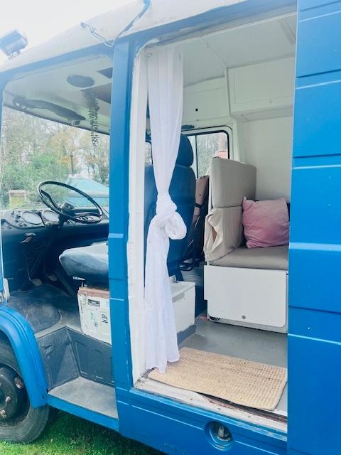 Mercedes Benz L409 Oldtimer Camper “Bluey”, Buscamper of Camperbus, Handgeschakeld, Particulier, LPG