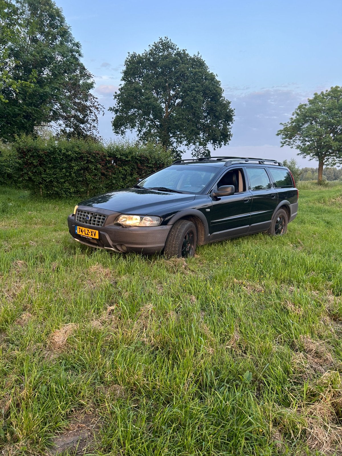 Volvo XC70 2.5 T AWD Geartronic 2003 Zwart, Ophalen, Gebruikt